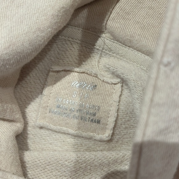 Aerie hoodie with LOVE on the back cream - Picture 3 of 3